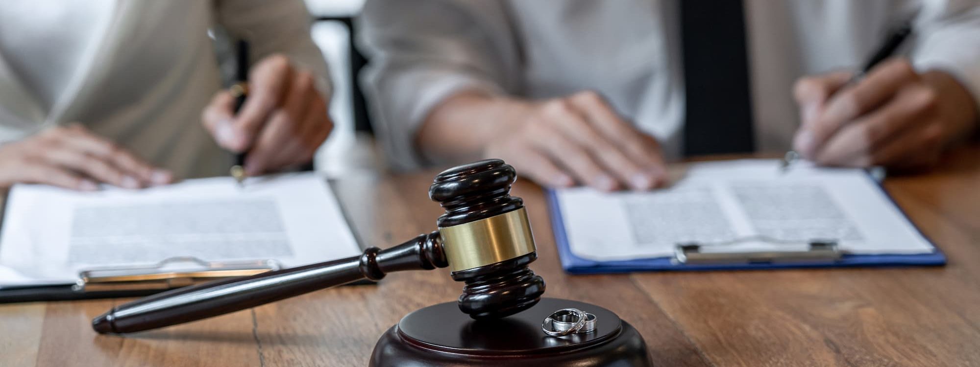 Quand le divorce m&egrave;ne au p&eacute;nal : quels sont les cas trait&eacute;s par un avocat ? Montigny-l&egrave;s-Metz