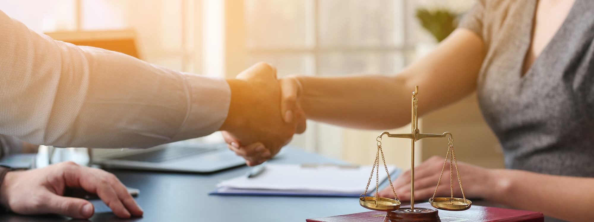 AVOCAT_PENALISTE 2000X750 | Jérôme Tiberi Harcèlement après divorce : comment un avocat pénaliste peut-il vous aider à faire cesser les agissements ? Fameck